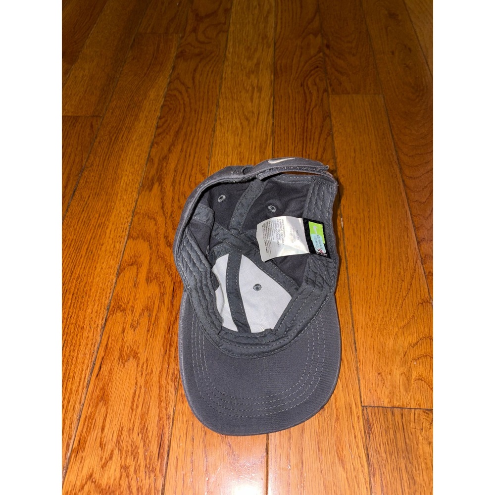 Nike Toddler Boys Girls Dark Gray Swoosh Adjustable Baseball Cap Hat 2319-693 - Picture 4 of 5